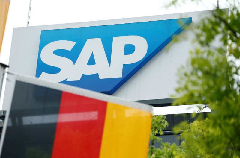 &copy; Reuters. FILE PHOTO: The logo of German software group SAP is pictured at its headquarters in Walldorf