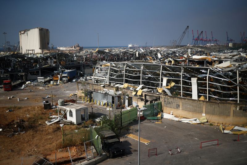 &copy; Reuters. Destruição causada por explosão em área portuária de Beirute