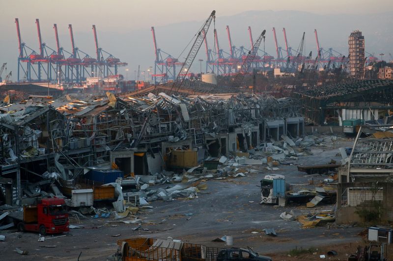 &copy; Reuters. FILE PHOTO: Aftermath of Tuesday&apos;s blast in Beirut&apos;s port area, Lebanon