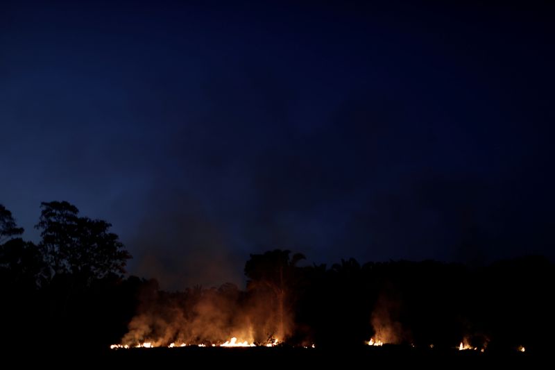 &copy; Reuters. Foco de incêndio na floresta amazônica