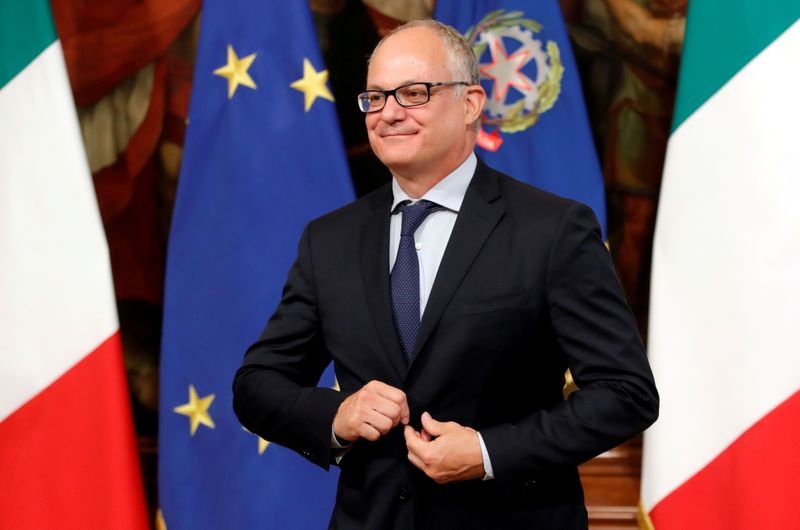 &copy; Reuters. FILE PHOTO: Italian Economy Minister Roberto Gualtieri at a ceremony in Rome