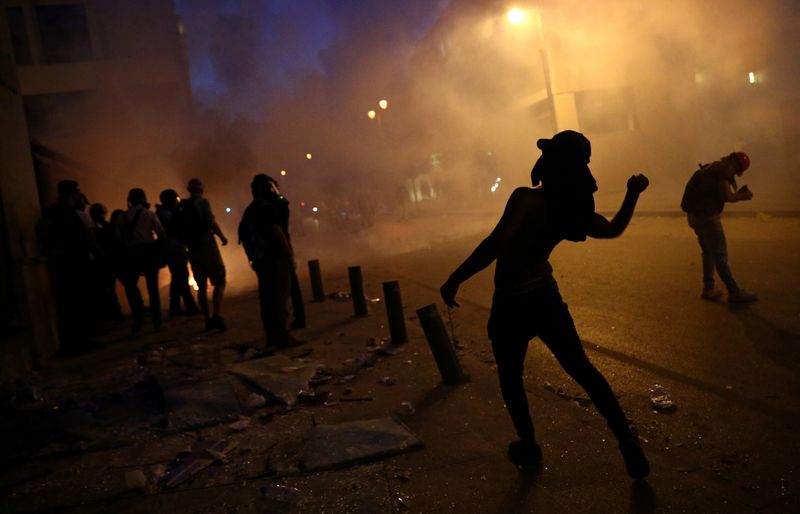 &copy; Reuters. OProtest following Tuesday&apos;s blast, in Beirut