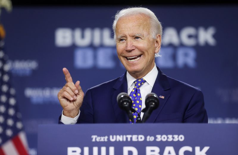 © Reuters. FILE PHOTO: Democratic presidential candidate Joe Biden holds campaign event in Wilmington, Delaware