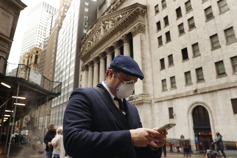 &copy; Reuters. SALE TEMPS EN VUE POUR LES PRIMES À WALL STREET, SELON UN RAPPORT