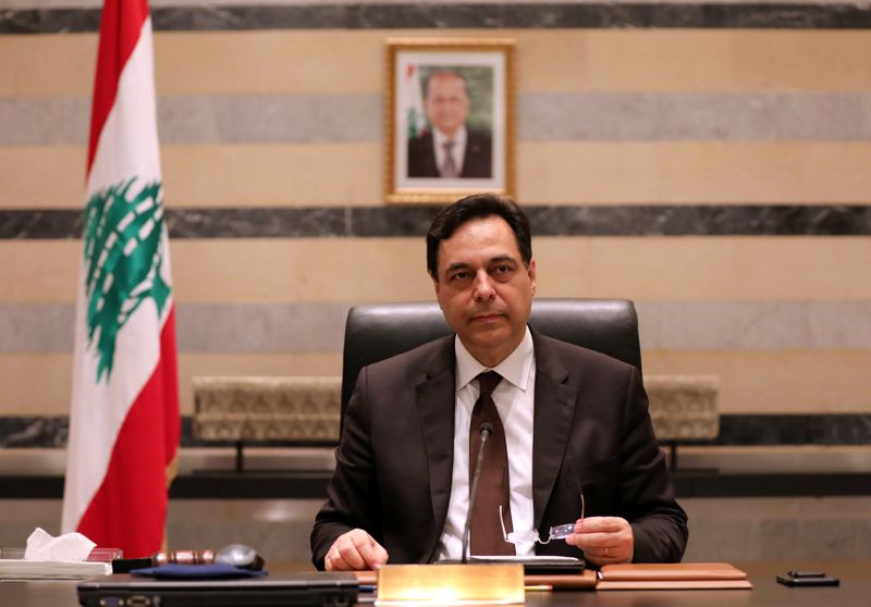 &copy; Reuters. رئيس الحكومة اللبنانية حسان دياب يعلن استقالة حكومته