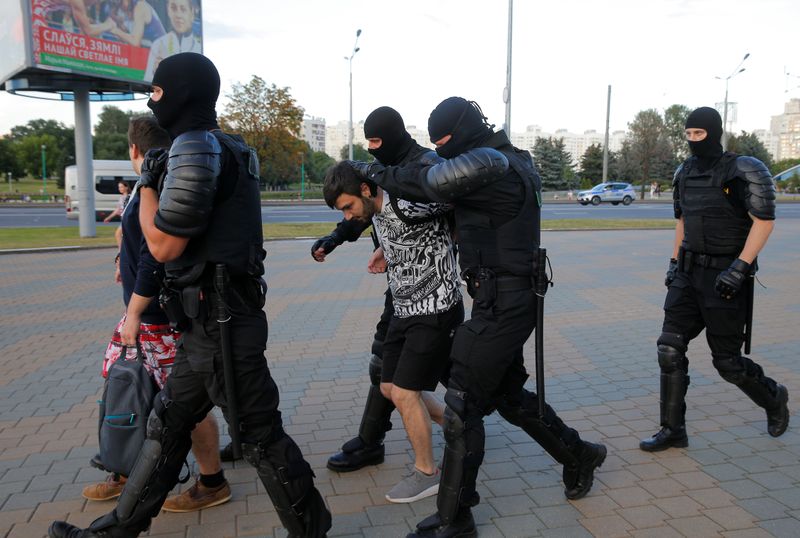 &copy; Reuters. شرطة روسيا البيضاء تعتقل 19 في احتجاجات جديدة بعد انتخابات الرئاسة