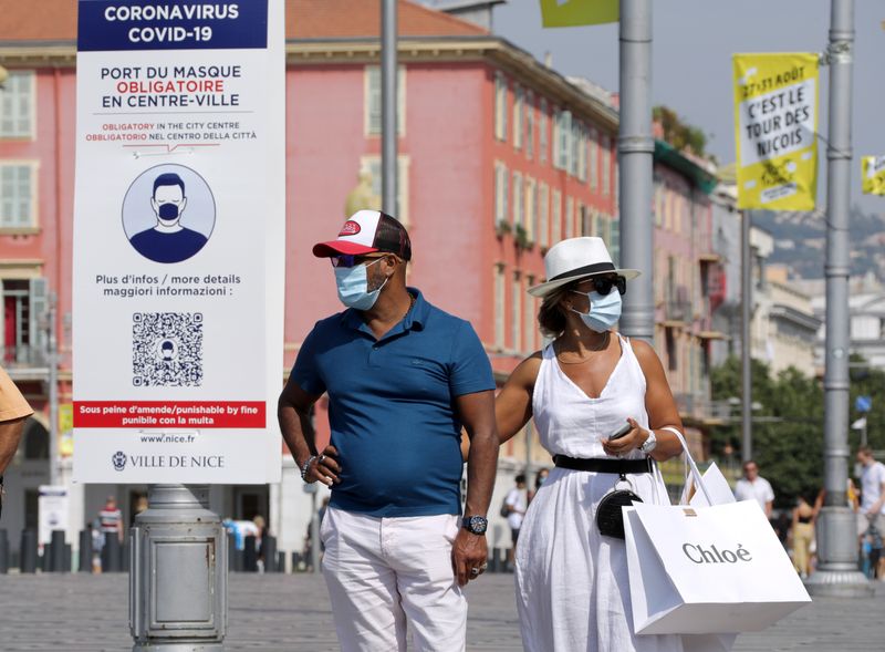 &copy; Reuters. CORONAVIRUS: 785 NOUVELLES CONTAMINATIONS RECENSÉES EN 24 HEURES EN FRANCE