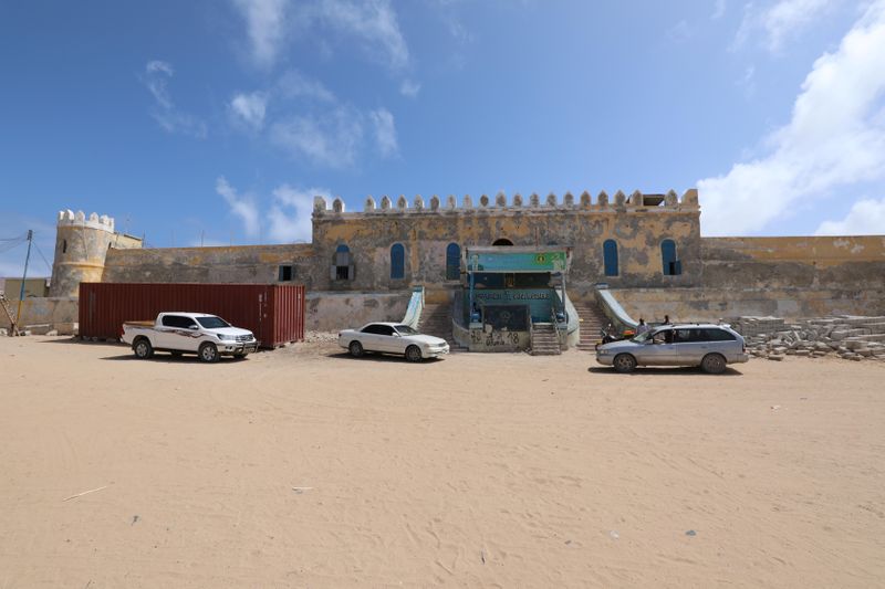 © Reuters. مقتل ستة على الأقل في إخماد تمرد سجن بالصومال