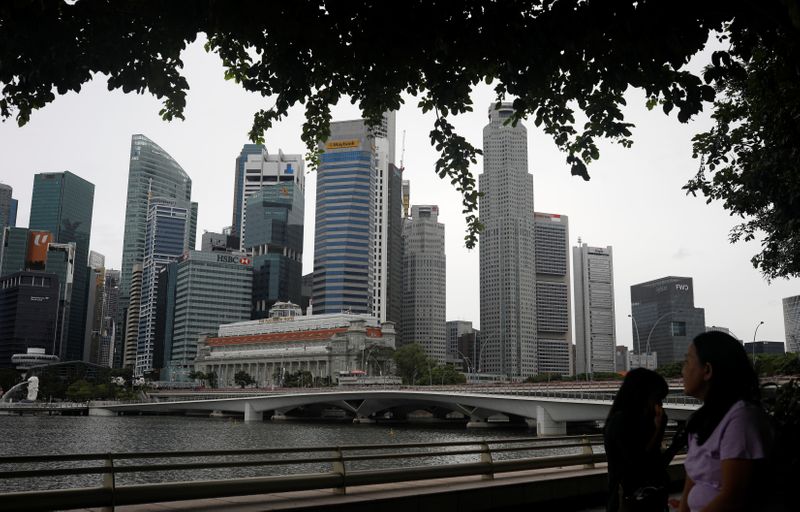 &copy; Reuters. View of Singapore skyline, amid the coronavirus disease (COVID-19) outbreak