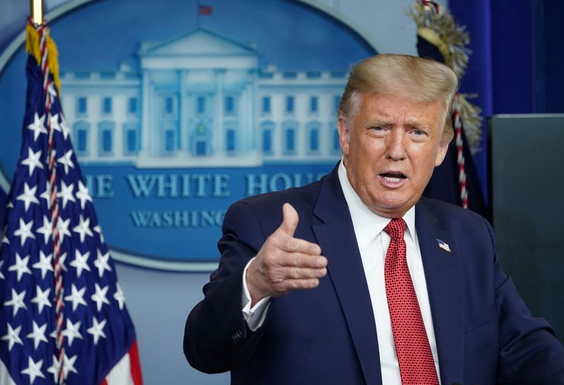 &copy; Reuters. U.S. President Trump holds a coronavirus disease (COVID-19) pandemic briefing at the White House