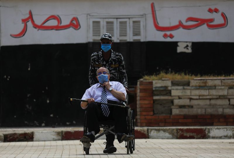 © Reuters. Egypt's senate elections in Cairo