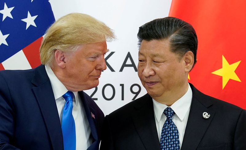 © Reuters. FILE PHOTO: Trump meets Xi at the G20 leaders summit in Osaka, Japan