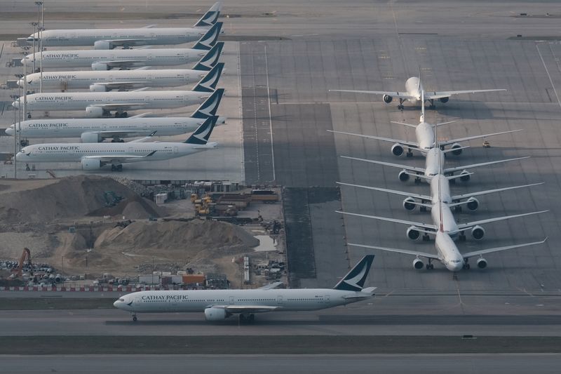 &copy; Reuters. Cathay Pacific aircraft are seen parked on the tarmac at the airport, following the outbreak of the new coronavirus, in Hong Kong