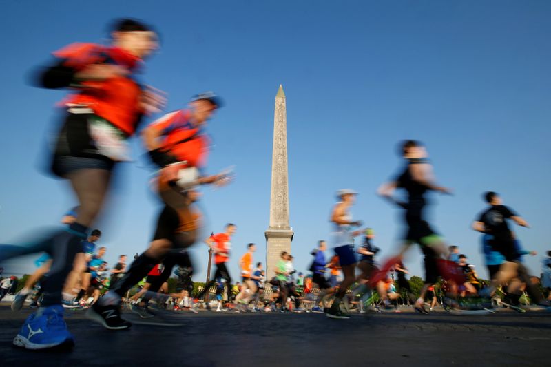 © Reuters. Athletics - Paris Marathon