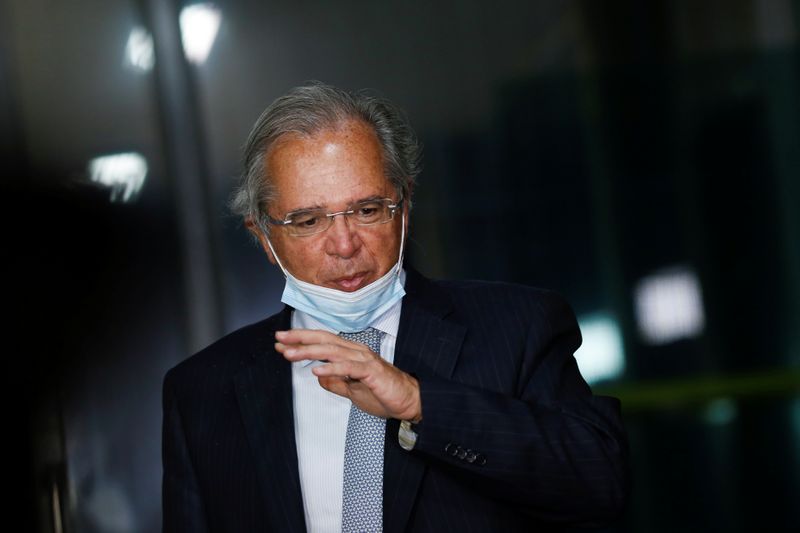 &copy; Reuters. Brazil&apos;s Economy Minister Paulo Guedes gestures during a news conference in Brasilia