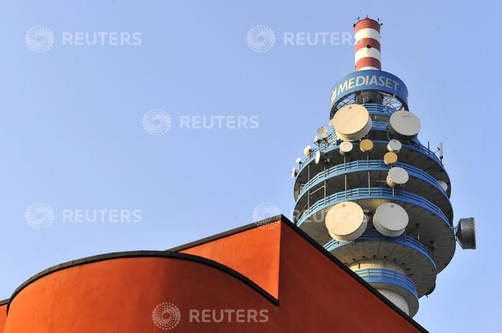 © Reuters. MEDIASET PRÉVIENT VIVENDI QU'IL NE RENONCERA PAS À UN DÉDOMMAGEMENT