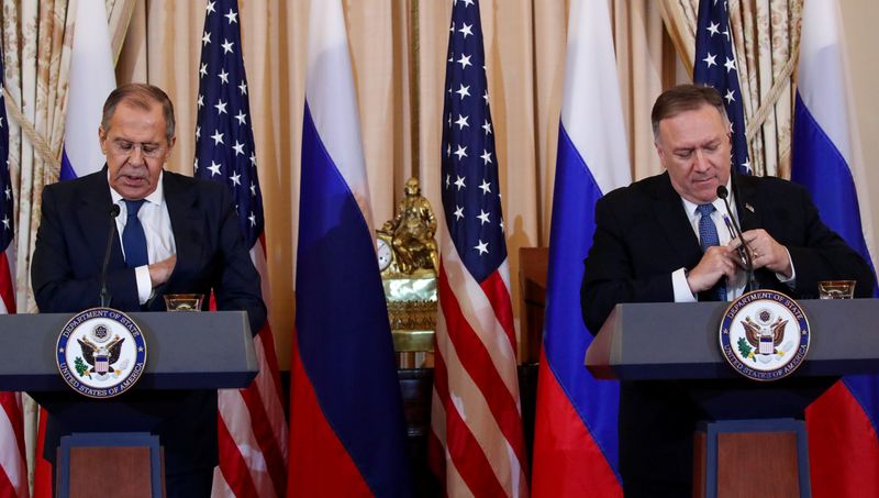 &copy; Reuters. U.S. Secretary of State Pompeo holds news conference with Russia’s Foreign Minister Lavrov at State Department in Washington