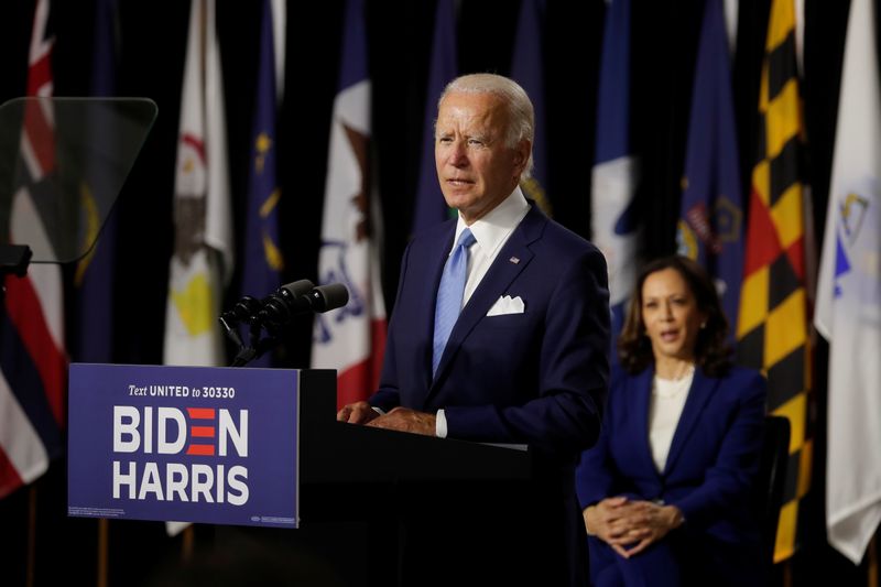 &copy; Reuters. ハリス氏、バイデン陣営で選挙戦開始　トランプ氏のコロナ対応を批判