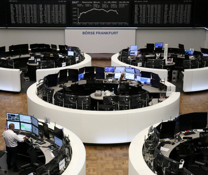 &copy; Reuters. Il grafico dell&apos;indice tedesco DAX nella sede della Borsa di Francoforte