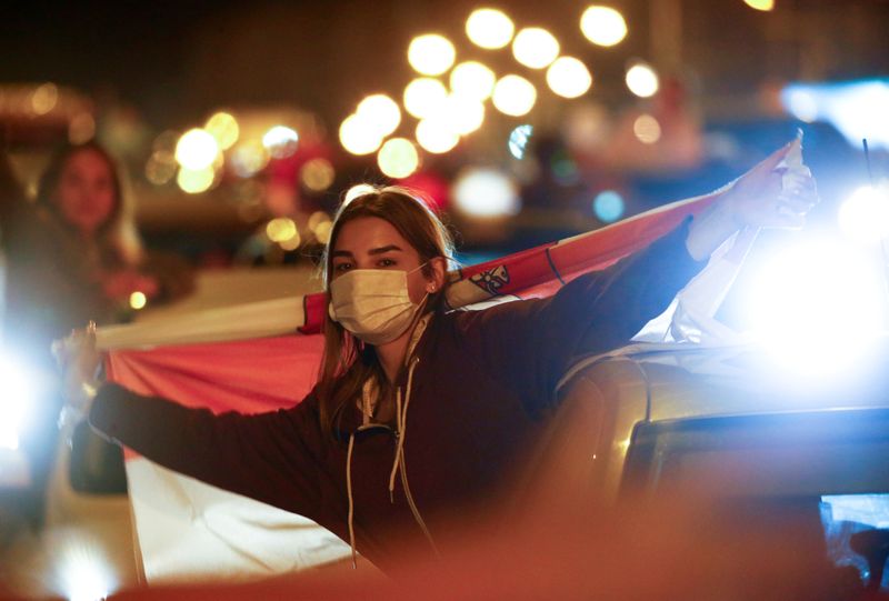 &copy; Reuters. Manifestante protesta contra resultado de eleição presidencial em Belarus