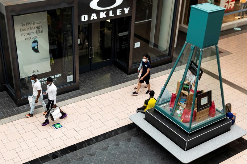 &copy; Reuters. Shopping reabre em Syracuse, Nova York