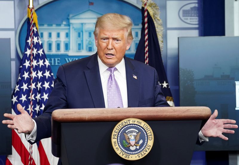 &copy; Reuters. U.S. President Trump holds coronavirus disease (COVID-19) pandemic briefing at the White House in Washington