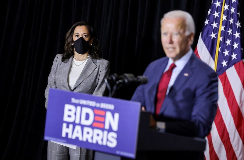 &copy; Reuters. Joe Biden e Kamala Harris em Delaware