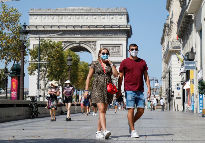 &copy; Reuters. 仏コロナ感染者、3日連続で2500人超　パリが高感染リスク地域に