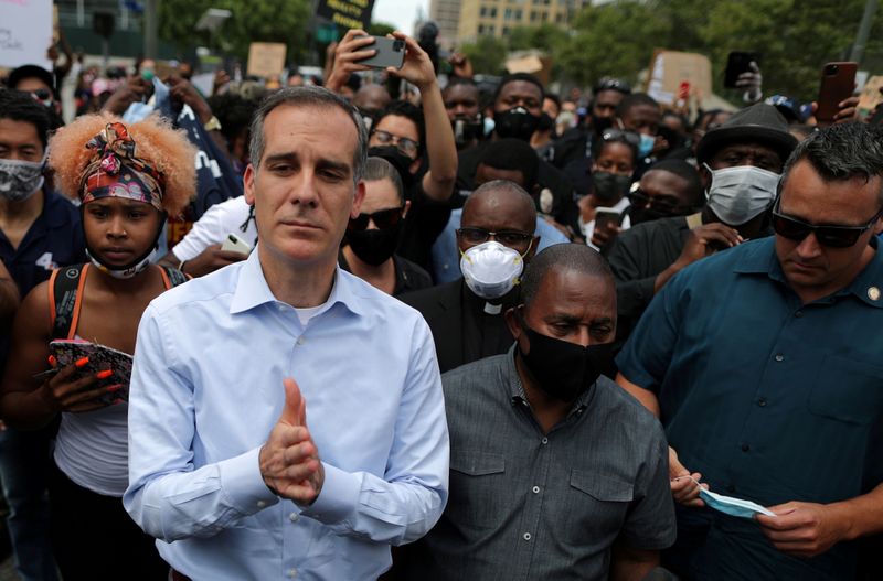 &copy; Reuters. FILE PHOTO: Protest against the death in Minneapolis police custody of George Floyd, in Los Angeles