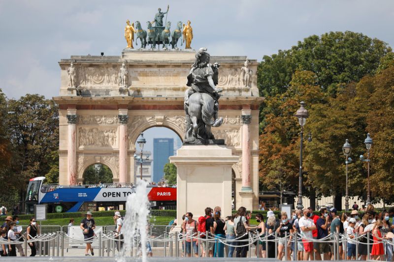 &copy; Reuters. CORONAVIRUS: LE PORT DU MASQUE ÉLARGI EN VIGUEUR À PARIS ET MARSEILLE