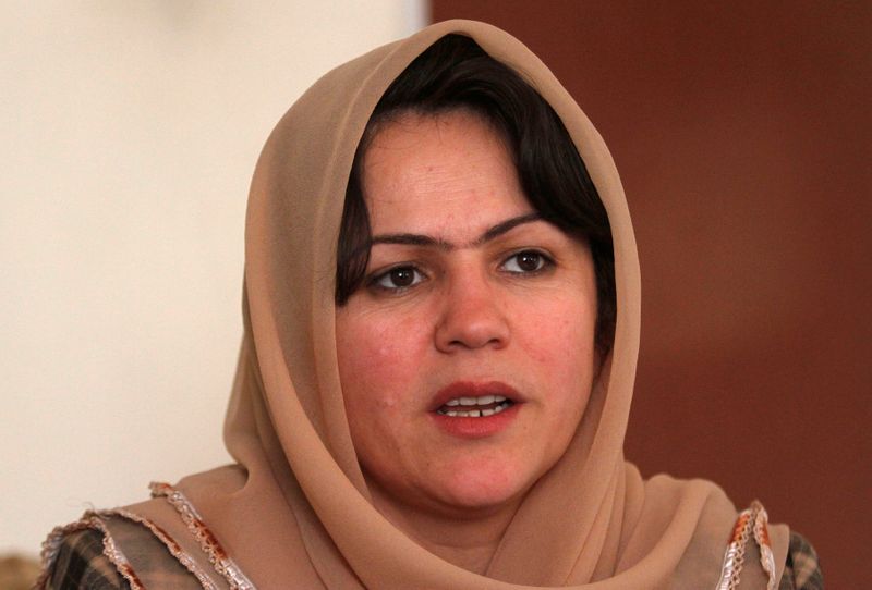 &copy; Reuters. إصابة مفاوضة أفغانية مدافعة عن حقوق المرأة في هجوم في كابول