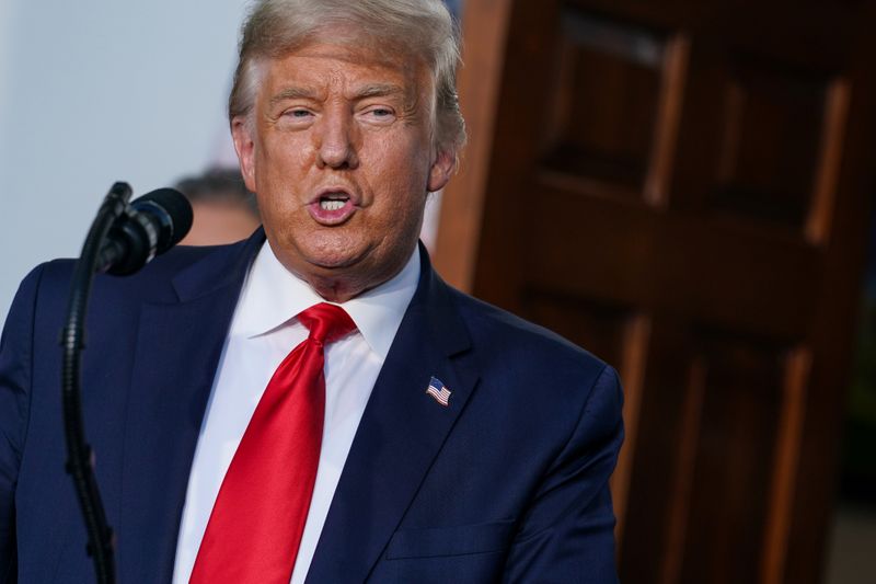 © Reuters. President Donald Trump Delivers Remarks at NY Police Event in Bedminster, New Jersey