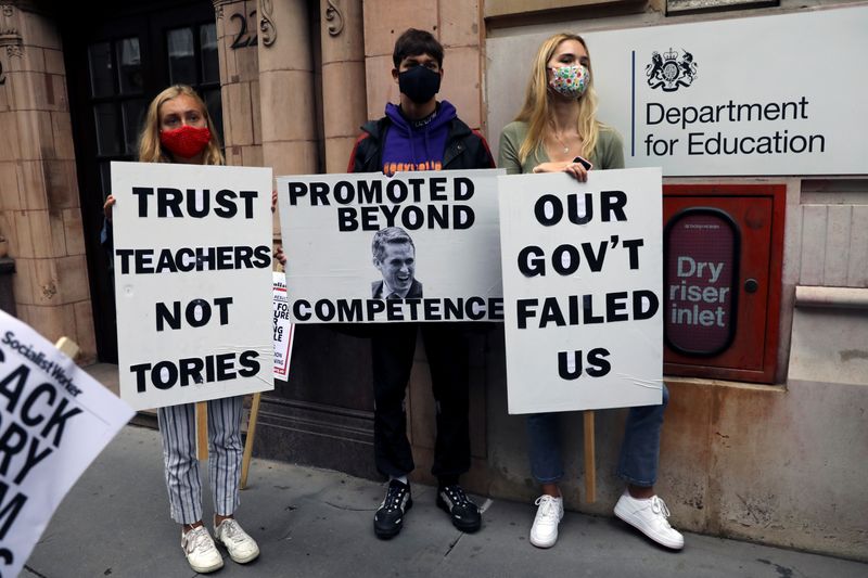 &copy; Reuters. Students protest outside the department of education in London