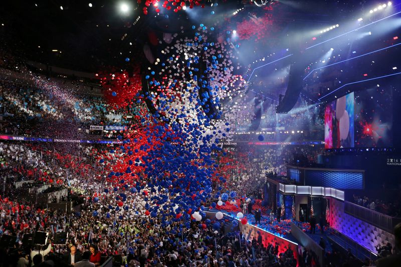 &copy; Reuters. FILE PHOTO: Balloons drop at the conclusion of the Democratic National Convention in Philadelphia