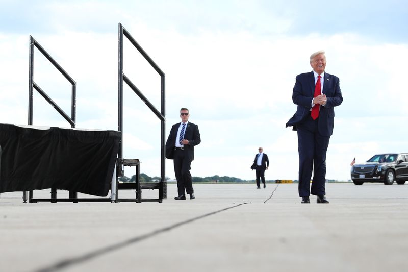 &copy; Reuters. U.S. President Donald Trump delivers remarks at Basler Flight Service in Oshkosh, Wisconsin