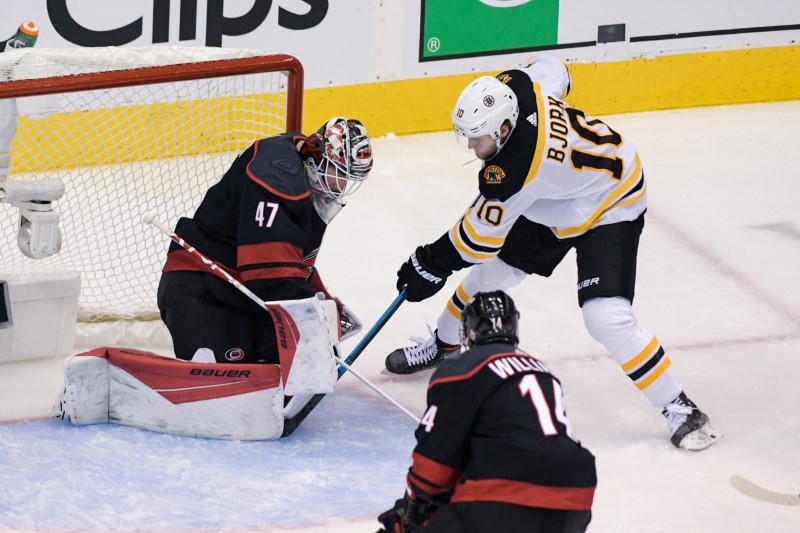 © Reuters. NHL: Stanley Cup Playoffs-Boston Bruins at Carolina Hurricanes