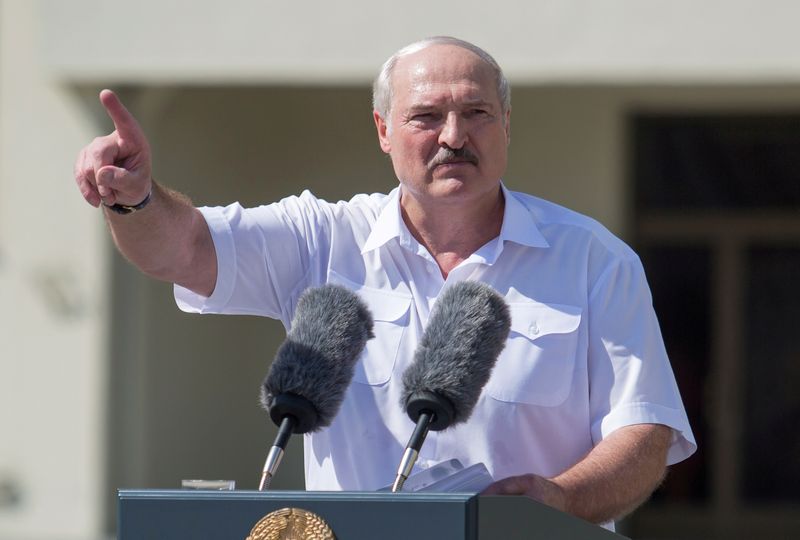 &copy; Reuters. Belarusian President Lukashenko delivers a speech during a rally of his supporters in Minsk