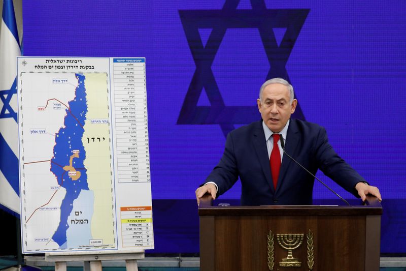 &copy; Reuters. FILE PHOTO: Israeli PM Netanyahu delivers a statement in Ramat Gan, near Tel Aviv