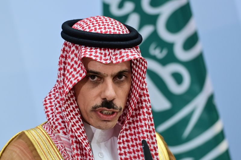 &copy; Reuters. وزير الخارجية السعودي: ملتزمون بخطة السلام العربية