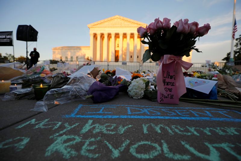 &copy; Reuters. Vigil following the death of Supreme Court Justice Ruth Bader Ginsburg in Washington