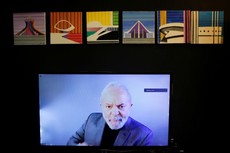 © Reuters. Brazil's former President Luiz Inacio Lula da Silva attends a video conference interview with Reuters