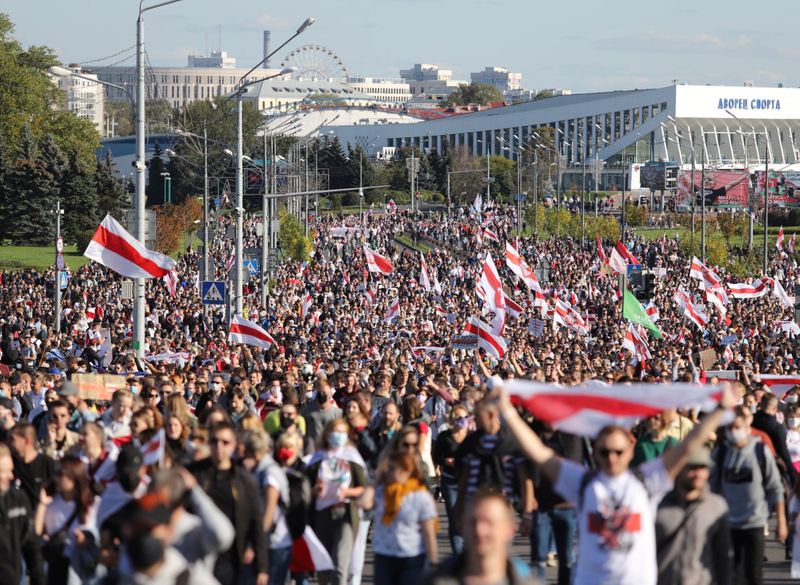 &copy; Reuters. المحتجون في روسيا البيضاء يواصلون الضغط على الرئيس لوكاشينكو