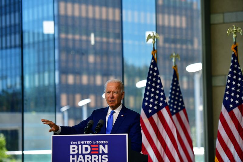 © Reuters. Democratic U.S. presidential nominee Biden delivers remarks in Philadelphia, Pennsylvania
