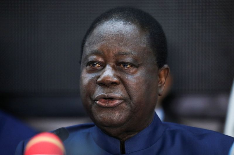 &copy; Reuters. Former Ivory Coast President Henri Konan Bedie, candidate of the Democratic Party of Ivory Coast (PDCI) for the October 31 presidential election, speaks during an opposition meeting in Abidjan