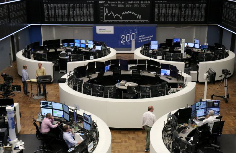 © Reuters. The German share price index DAX graph at the stock exchange in Frankfurt