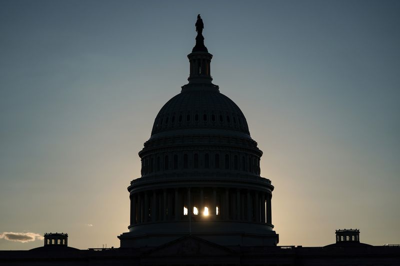 &copy; Reuters. Sunlight shines through the U.S. Capitol in Washington