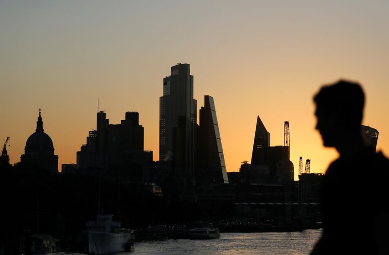 &copy; Reuters. FILE PHOTO: Outbreak of the coronavirus disease (COVID-19) in London