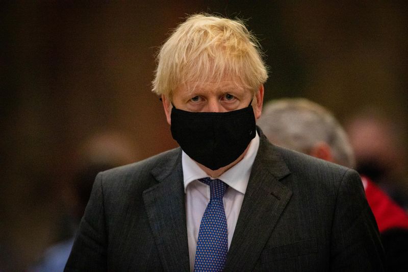 &copy; Reuters. El primer ministro de Reino Unido Boris Johnson asiste a la conmemoración del 80º aniversario de la Batalla de Reino Unido en la Abadía de Westminster en Londres, Reino Unido, el 20 de septiembre de 2020