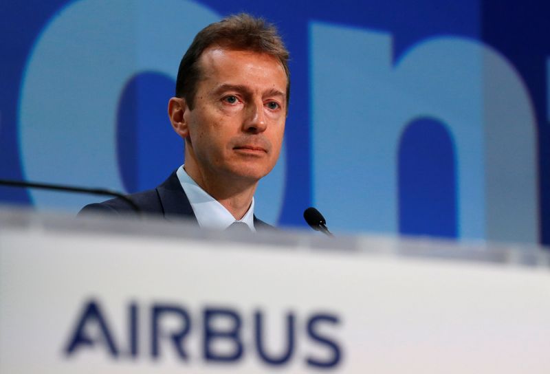 &copy; Reuters. FOTO DE ARCHIVO: El Director General de Airbus, Guillaume Faury, asiste a la conferencia de prensa anual de Airbus sobre los resultados del año completo 2019 en Blagnac, cerca de Toulouse, Francia