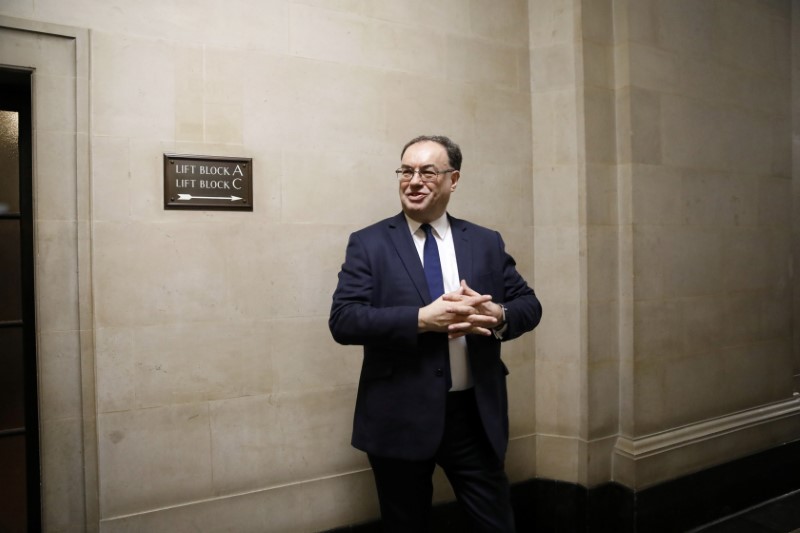 © Reuters. LE GOUVERNEUR DE LA BANQUE D'ANGLETERRE S'INQUIÈTE DE LA SITUATION SANITAIRE